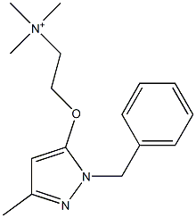 [2-[(1-Benzyl-3-methyl-1H-pyrazol-5-yl)oxy]ethyl]trimethylaminium Struktur