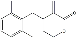 Tetrahydro-3-methylene-4-(2,6-dimethylbenzyl)-2H-pyran-2-one Struktur