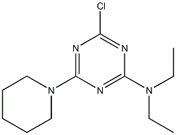 2-Chloro-4-diethylamino-6-piperidino-1,3,5-triazine Struktur