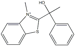 2-(1-Hydroxy-1-phenylethyl)-3-methylbenzothiazol-3-ium Struktur