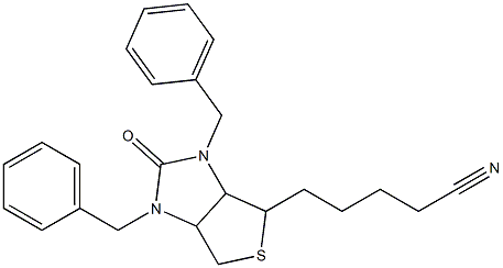 5-(2,4-Dibenzyl-3-oxo-7-thia-2,4-diazabicyclo[3.3.0]octan-6-yl)pentanenitrile Struktur