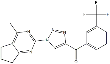 [1-(4-methyl-6,7-dihydro-5H-cyclopenta[d]pyrimidin-2-yl)-1H-1,2,3-triazol-4-yl][3-(trifluoromethyl)phenyl]methanone Struktur