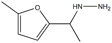 1-(1-(5-methylfuran-2-yl)ethyl)hydrazine Struktur