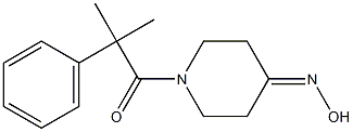 1-(2-methyl-2-phenylpropanoyl)piperidin-4-one oxime Struktur