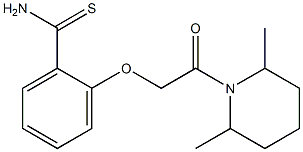 2-[2-(2,6-dimethylpiperidin-1-yl)-2-oxoethoxy]benzene-1-carbothioamide Struktur