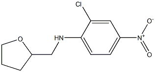 2-chloro-4-nitro-N-(oxolan-2-ylmethyl)aniline Struktur