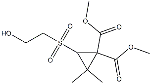 3-(2-Hydroxyethyl)sulfonyl-2,2-dimethylcyclopropane-1,1-dicarboxylic acid dimethyl ester Struktur