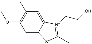 3-(2-Hydroxyethyl)-6-methoxy-2,5-dimethylbenzothiazol-3-ium Struktur