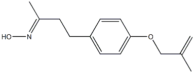 (2E)-4-{4-[(2-methylprop-2-enyl)oxy]phenyl}butan-2-one oxime Struktur