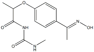 1-(2-{4-[1-(hydroxyimino)ethyl]phenoxy}propanoyl)-3-methylurea Struktur