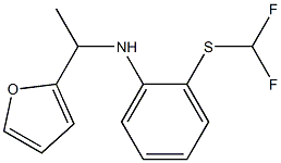 2-[(difluoromethyl)sulfanyl]-N-[1-(furan-2-yl)ethyl]aniline Struktur