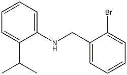 N-[(2-bromophenyl)methyl]-2-(propan-2-yl)aniline Struktur