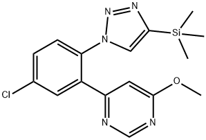 Pyrimidine, 4-[5-chloro-2-[4-(trimethylsilyl)-1H-1,2,3-triazol-1-yl]phenyl]-6-methoxy- Struktur