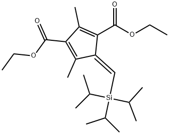 1,3-Cyclopentadiene-1,3-dicarboxylic acid, 2,4-dimethyl-5-[[tris(1-methylethyl)silyl]methylene]-, 1,3-diethyl ester, (5E)- Struktur