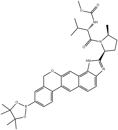 Methyl [(2S)-3-methyl-1-[(2S,5S)-2-methyl-5-[9-(4,4,5,5-tetramethyl-1,3,2-dioxaborolan-2-yl)-1,11-dihydroisochromeno[4',3':6,7]naphtho[1,2-d]imidazol-2-yl]pyrrolidin-1-yl]-1-oxobutan-2-yl]carbamate Struktur