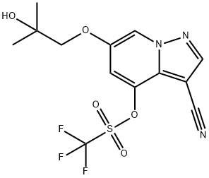 Methanesulfonic acid, 1,1,1-trifluoro-, 3-cyano-6-(2-hydroxy-2-methylpropoxy)pyrazolo[1,5-a]pyridin-4-yl ester Struktur