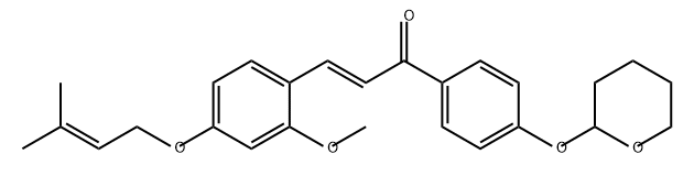 2-Propen-1-one, 3-[2-methoxy-4-[(3-methyl-2-buten-1-yl)oxy]phenyl]-1-[4-[(tetrahydro-2H-pyran-2-yl)oxy]phenyl]-, (2E)- Struktur