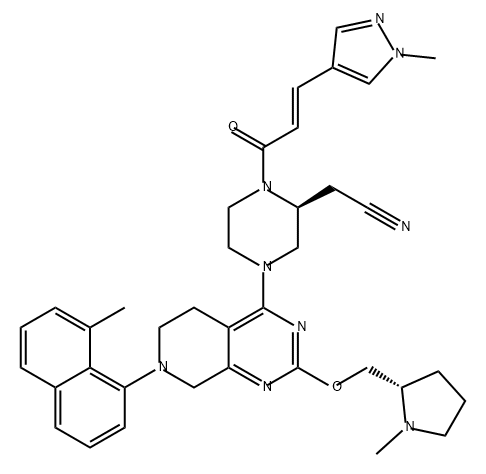 2-Piperazineacetonitrile, 1-[(2E)-3-(1-methyl-1H-pyrazol-4-yl)-1-oxo-2-propen-1-yl]-4-[5,6,7,8-tetrahydro-7-(8-methyl-1-naphthalenyl)-2-[[(2S)-1-methyl-2-pyrrolidinyl]methoxy]pyrido[3,4-d]pyrimidin-4-yl]-, (2S)- Struktur