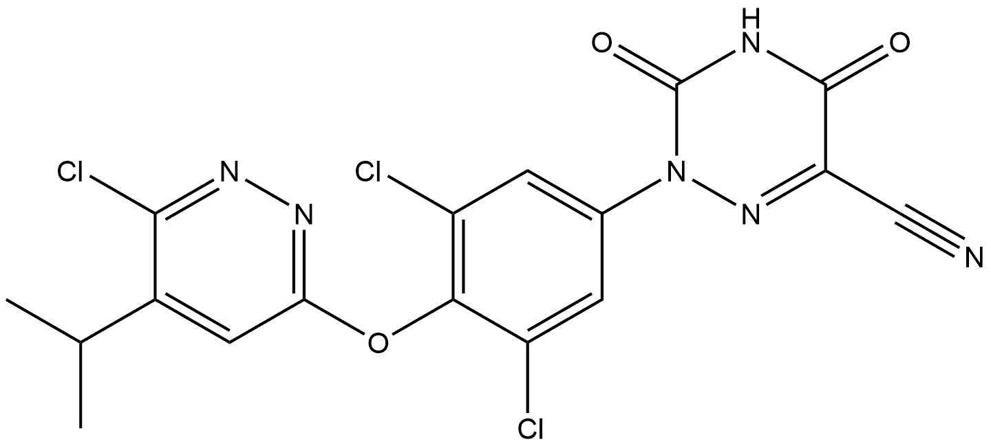 2-(3,5-dichloro-4-((6-chloro-5-isopropylpyridazin-3-yl)oxy)phenyl)-3,5-dioxo-2,3,4,5-tetrahydro-1,2,4-triazine-6-carbonitrile Struktur