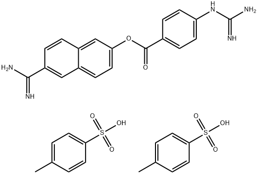 Benzoic acid, 4-[(aminoiminomethyl)amino]-, 6-(aminoiminomethyl)-2-naphthalenyl ester, 4-methylbenzenesulfonate (1:2) Struktur