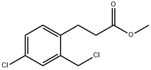 Benzenepropanoic acid, 4-chloro-2-(chloromethyl)-, methyl ester Struktur