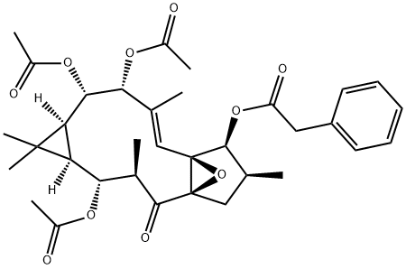 Benzeneacetic acid, (1aR,2R,3R,4aR,6S,7S,7aS,8E,10R,11S,11aS)-2,10,11-tris(acetyloxy)-1,1a,2,3,4,6,7,10,11,11a-decahydro-1,1,3,6,9-pentamethyl-4-oxo-4a,7a-epoxy-5H-cyclopenta[a]cyclopropa[f]cycloundecen-7-yl ester Struktur