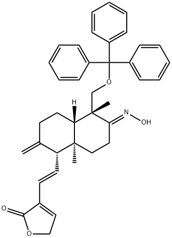 3-[(1E)-2-[(1R,4aS,5S,8aR)-Decahydro-6-[(6E)-hydroxyimino]-5,8a-dimethyl-2-methylene-5-[(triphenylmethoxy)methyl]-1-naphthalenyl]ethenyl]-2(5H)-furanone Struktur