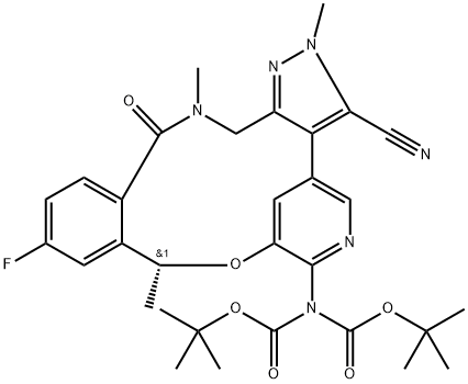 Imidodicarbonic acid, 2-[(10R)-3-cyano-12-fluoro-10,15,16,17-tetrahydro-2,10,16-trimethyl-15-oxo-2H-4,8-methenopyrazolo[4,3-h][2,5,11]benzoxadiazacyclotetradecin-7-yl]-, 1,3-bis(1,1-dimethylethyl) ester Struktur