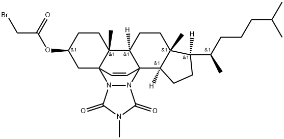 Acetic acid, 2-bromo-, (6S,8aR,8bR,10aR,11R,13aR)-11-[(1R)-1,5-dimethylhexyl]-2,3,5,6,7,8,8a,8b,10,10a,11,12,13,13a-tetradecahydro-2,8a,10a-trimethyl-1,3-dioxo-4a,13b-etheno-1H,9H-benzo[c]cyclopenta[h][1,2,4]triazolo[1,2-a]cinnolin-6-yl ester Struktur