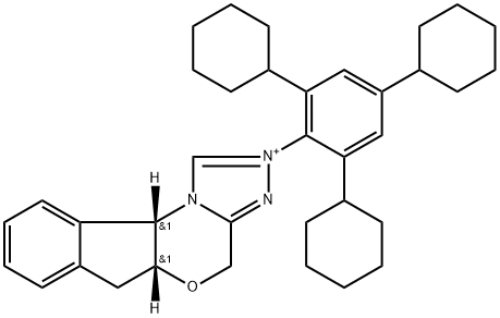 (5aR,10bS)-5a,10b-Dihydro-2-(2,4,6-tricyclohexylphenyl)-4H,6H-indeno[2,1-b][1,2,4]triazolo[4,3-d][1,4]oxazinium Struktur