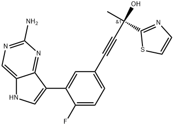 2-Thiazolemethanol, α-[2-[3-(2-amino-5H-pyrrolo[3,2-d]pyrimidin-7-yl)-4-fluorophenyl]ethynyl]-α-methyl-, (αR)- Struktur