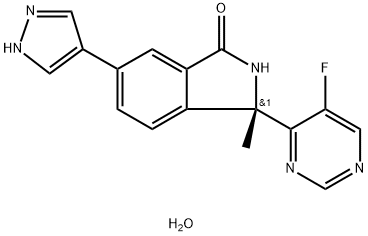 1H-Isoindol-1-one, 3-(5-fluoro-4-pyrimidinyl)-2,3-dihydro-3-methyl-6-(1H-pyrazol-4-yl)-, hydrate (1:1), (3S)- Struktur