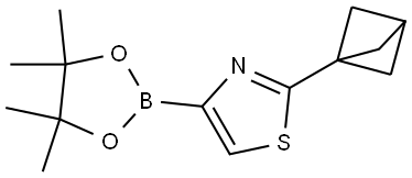 2-(bicyclo[1.1.1]pentan-1-yl)-4-(4,4,5,5-tetramethyl-1,3,2-dioxaborolan-2-yl)thiazole Struktur