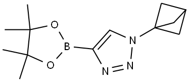 1-(bicyclo[1.1.1]pentan-1-yl)-4-(4,4,5,5-tetramethyl-1,3,2-dioxaborolan-2-yl)-1H-1,2,3-triazole Struktur