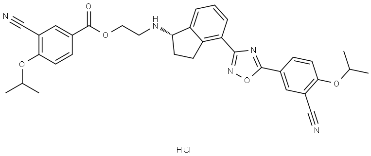 Benzoic acid, 3-cyano-4-(1-methylethoxy)-, 2-[[(1S)-4-[5-[3-cyano-4-(1-methylethoxy)phenyl]-1,2,4-oxadiazol-3-yl]-2,3-dihydro-1H-inden-1-yl]amino]ethyl ester, hydrochloride (1:1) Struktur