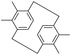 Tricyclo[8.2.2.24,7]hexadeca-4,6,10,12,13,15-hexaene, 5,6,11,12-tetramethyl-, stereoisomer Struktur