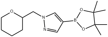 1-[(tetrahydro-2H-pyran-2-yl)methyl]-4-(4,4,5,5-tetramethyl-1,3,2-dioxaborolan-2-yl)-1H-pyrazole Struktur