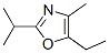 Oxazole, 5-ethyl-4-methyl-2-(1-methylethyl)- (9CI) Struktur