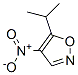 Isoxazole, 5-(1-methylethyl)-4-nitro- (9CI) Struktur