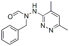 N-benzyl-N-[(4,6-dimethylpyridazin-3-yl)amino]formamide Struktur