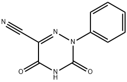 1,2,4-Triazine-6-carbonitrile, 2,3,4,5-tetrahydro-3,5-dioxo-2-phenyl- Struktur