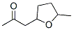 2-Propanone, 1-(tetrahydro-5-methyl-2-furanyl)- (9CI) Struktur
