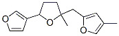 2,3,4,5-Tetrahydro-5-methyl-5-[(4-methyl-2-furanyl)methyl]-2,3'-bifuran Struktur