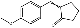 (E)-2-(4-Methoxybenzylidene)cyclopentanone Struktur