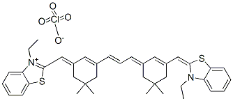 3-ethyl-2-[[3-[3-[3-[(3-ethyl-3H-benzothiazol-2-ylidene)methyl]-5,5-dimethylcyclohex-2-en-1-ylidene]prop-1-enyl]-5,5-dimethylcyclohex-2-en-1-ylidene]methyl]benzothiazolium perchlorate Struktur