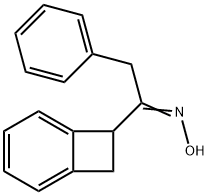 Benzyl(bicyclo[4.2.0]octa-1,3,5-trien-7-yl) ketone oxime Struktur