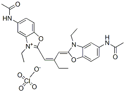 5-(acetamido)-2-[2-[[5-(acetamido)-3-ethyl-3H-benzoxazol-2-ylidene]methyl]but-1-enyl]-3-ethylbenzoxazolium perchlorate Struktur