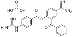 Benzoic acid, 4-((aminoiminomethyl)amino)-, 4-(aminoiminomethyl)-2-ben zoylphenyl ester, carbonate (1:1) Struktur