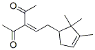 3-[2-(2,2,3-trimethylcyclopent-3-en-1-yl)ethylidene]pentane-2,4-dione Struktur