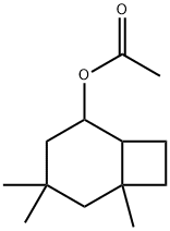 4,4,6-trimethylbicyclo[4.2.0]oct-2-yl acetate Struktur